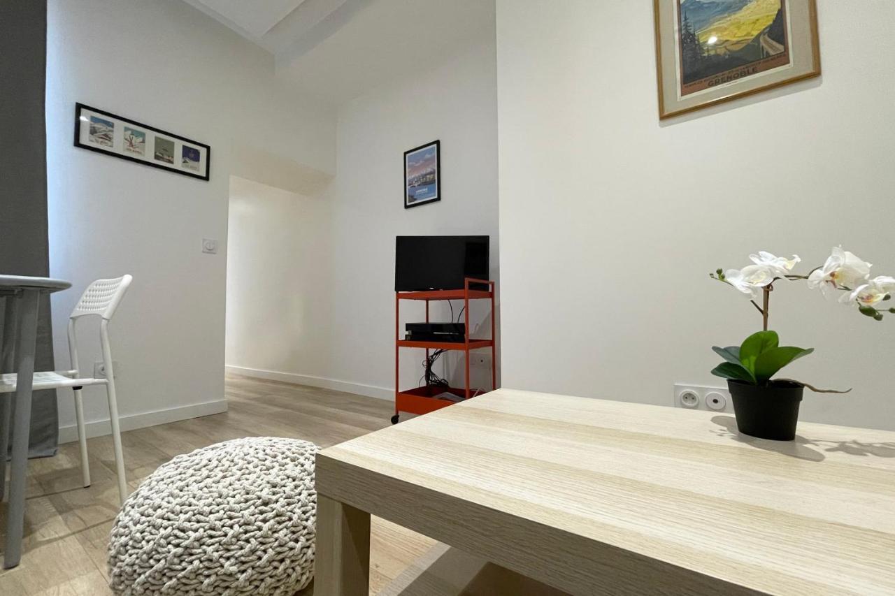 Апартаменты #Cf In White&Gray Center Гренобль Экстерьер фото
